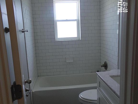 4th image of 3921 E 10th St