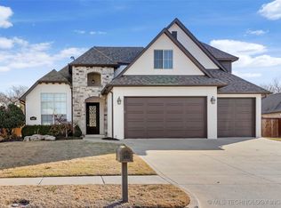 6607 S Willow Pl, Broken Arrow, OK 74011