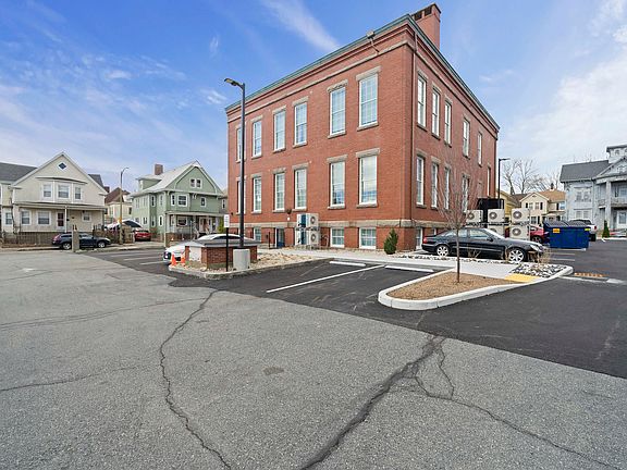 5th image of 121 North St