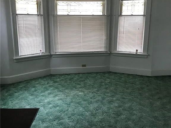4th image of 2067 Carabel Ave