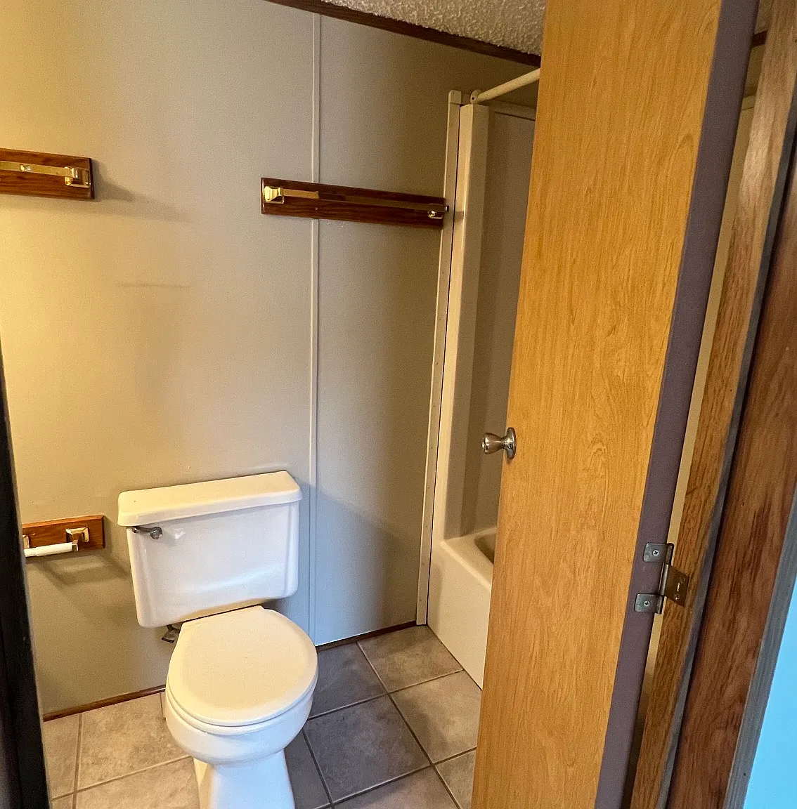 13933 Lake St — Photo 4