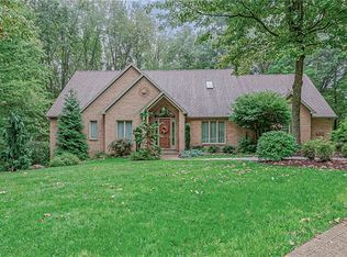 2008 Timbercrest Dr, Greensburg, PA 15601