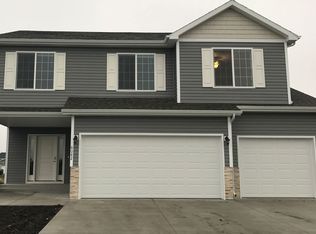 6082 Autumn Dr S, Fargo, ND 58104