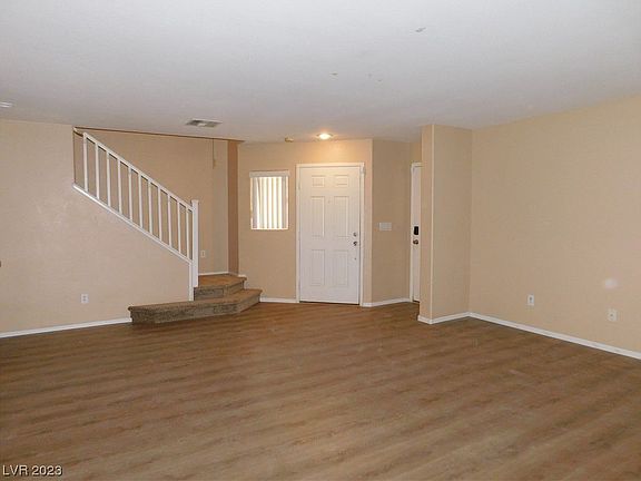 3rd image of 4830 Canary Diamond Ave