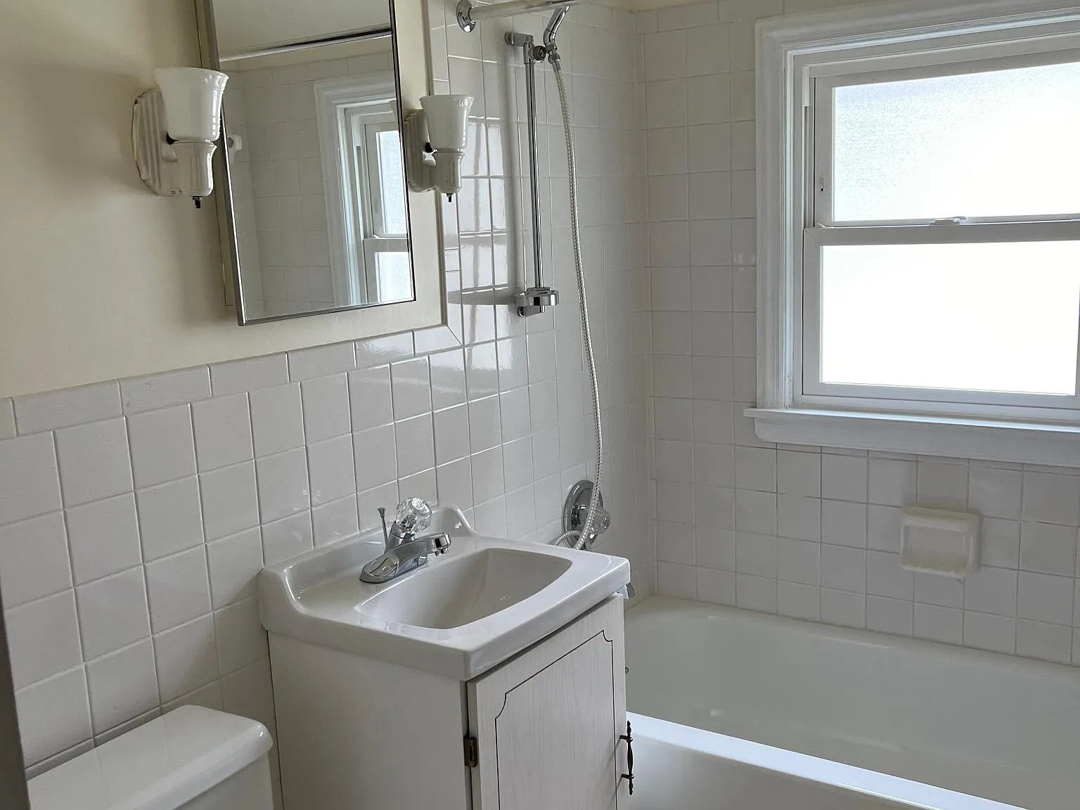 71 Folger St — Photo 3