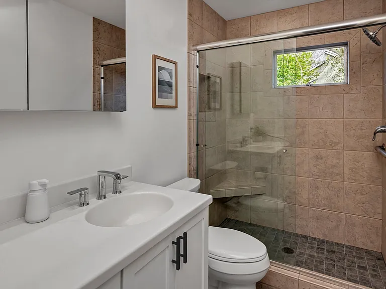 808 W Armour St — Photo 33