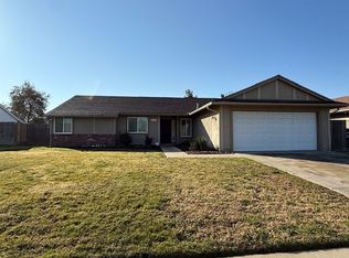 1497 Hillcrest Ave, Tulare, CA 93274