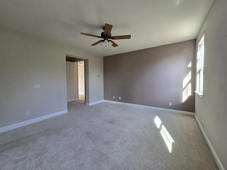 626 W La Canada Ave — Photo 30