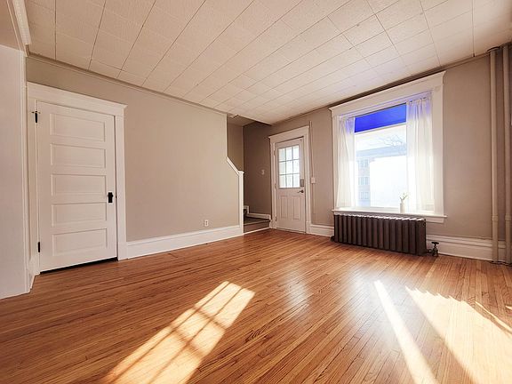 3rd image of 230 E Vine St #230