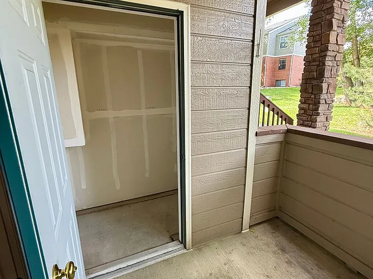 4545 Wheaton Dr #E180 — Photo 20