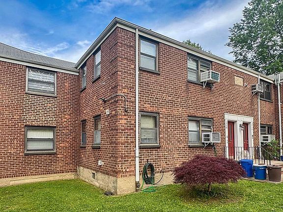 2nd image of 17-76 166th St #4-170