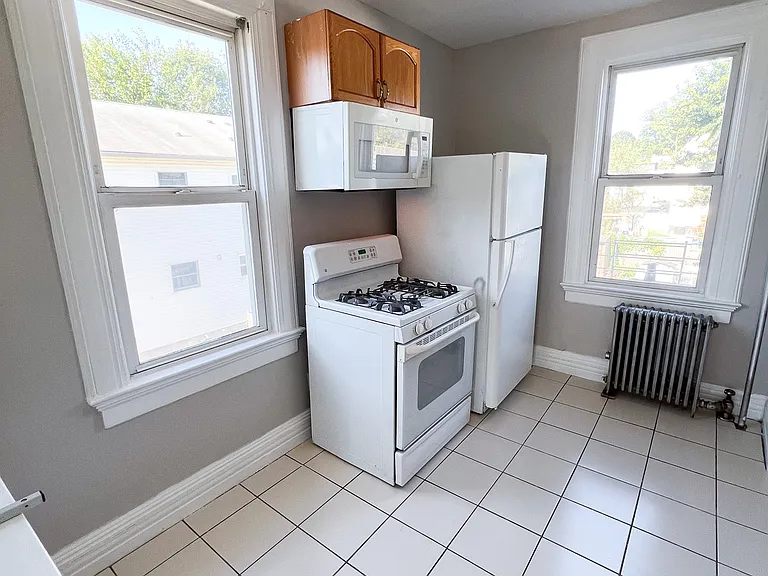 385 Stephens St #2 — Photo 9