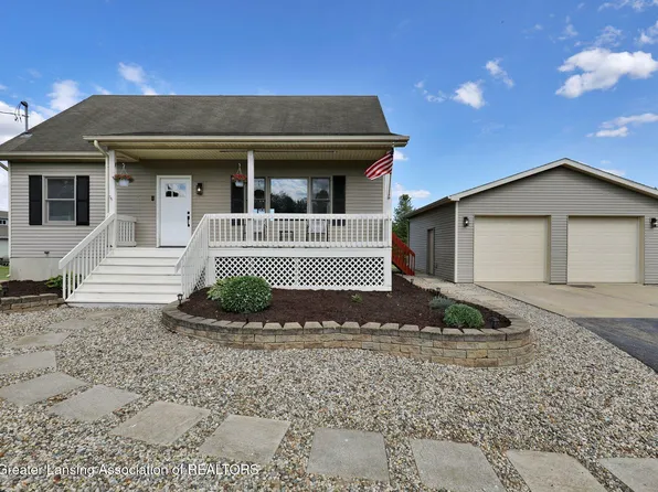 9099 Hollister Rd, Laingsburg, MI 48848