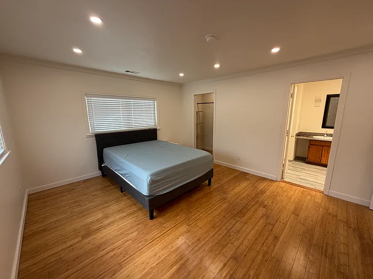 Circle Ct — Photo 1