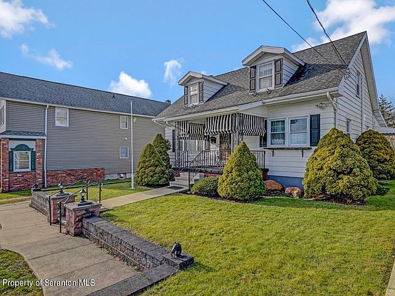 3rd image of 935 Dimmick St