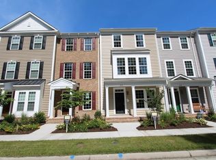 385 Goldenstar Ln, Portsmouth, VA 23701