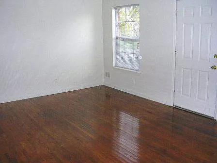 3 bed, 1080 sqft, $1,095 — Photo 3