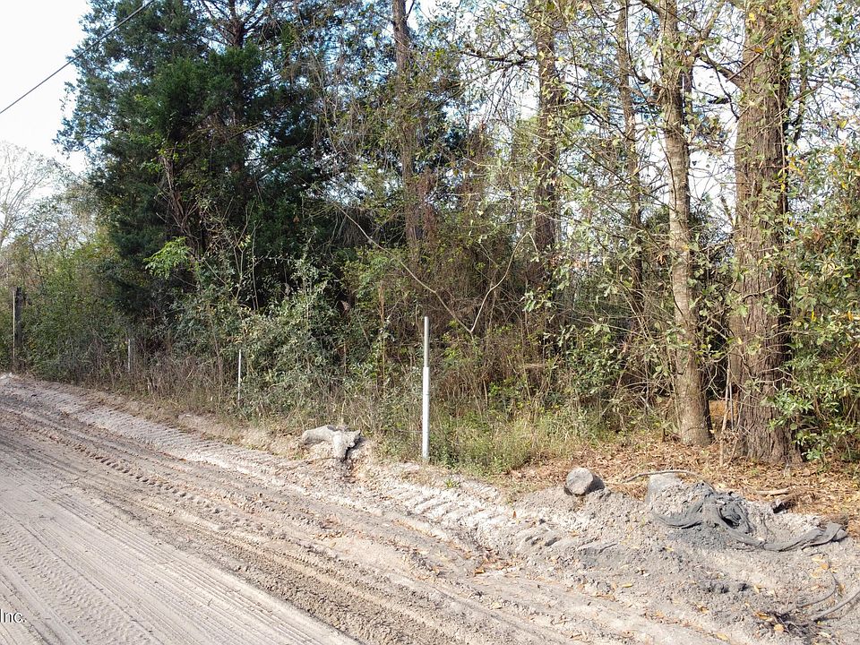 2nd image of 3378 Dixie Dr