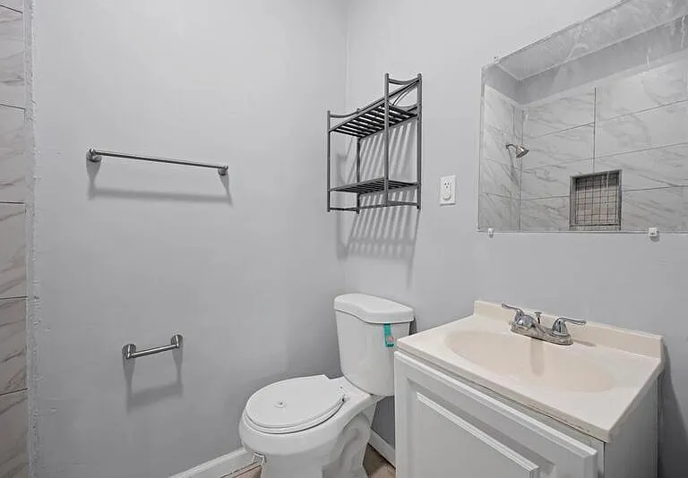 1648 W 36th St #1 — Photo 14