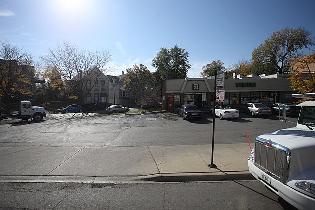 1st image of 2706-12 N Lincoln Ave
