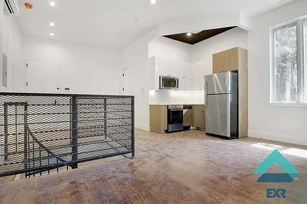 Rented by EXR | media 21