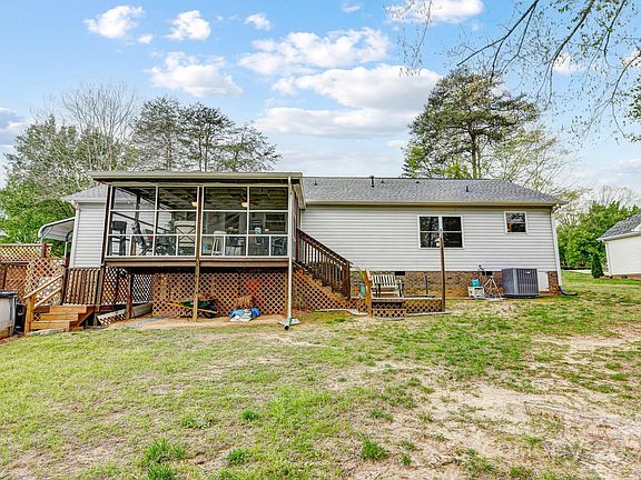 5th image of 1297 Creekview Dr