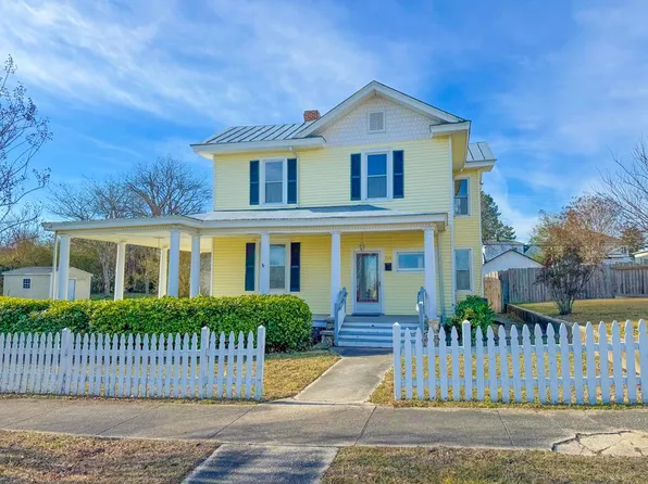 204 E Maryland Ave, Crewe, VA 23930