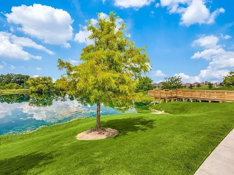 3323 Royal Ridge Dr — Photo 31