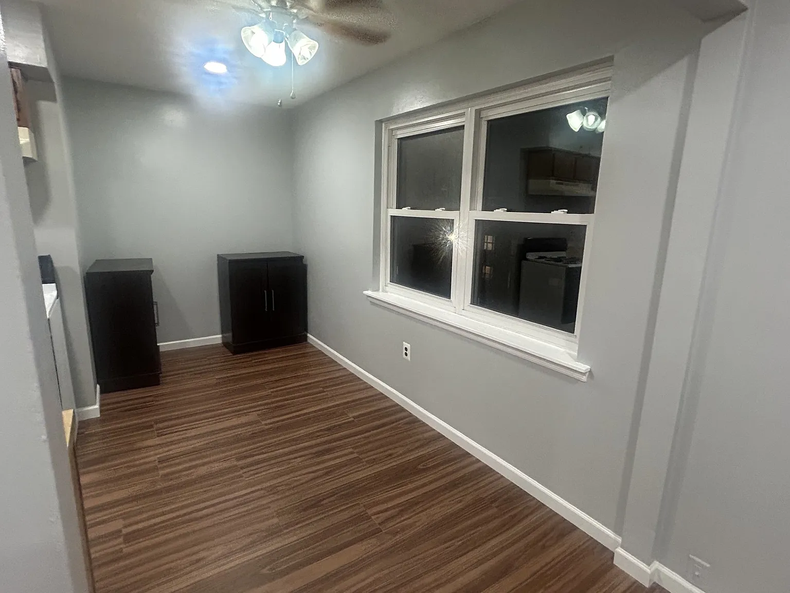 1 bed, 932 sqft, $2,100 — Photo 2