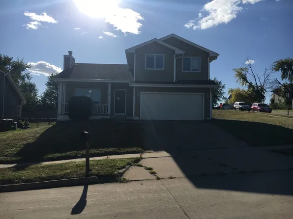 330 Becky Lynn Blvd, Pleasant Hill, IA 50327