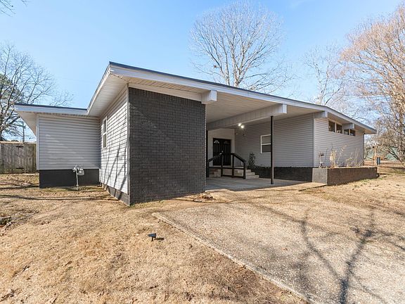 2nd image of 3913 Sandra Ln