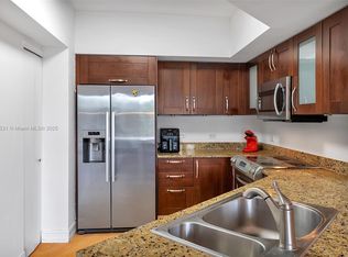 19900 E Country Club Dr APT 716, Aventura, FL 33180