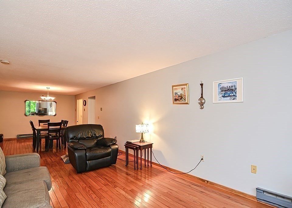 10 Wrentham Rd Worcester, MA, 01602 Apartments for Rent Zillow