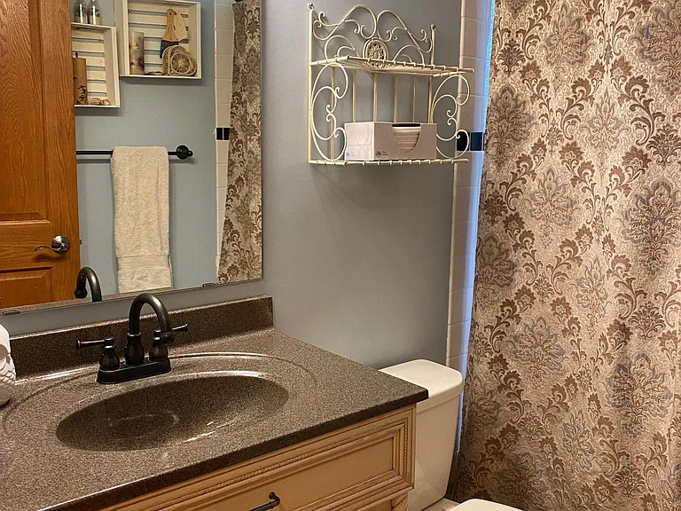 Main Level full bath