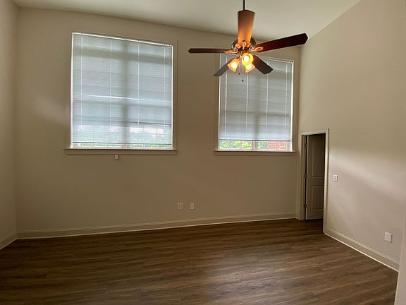 5th image of 945 College Ave #A1
