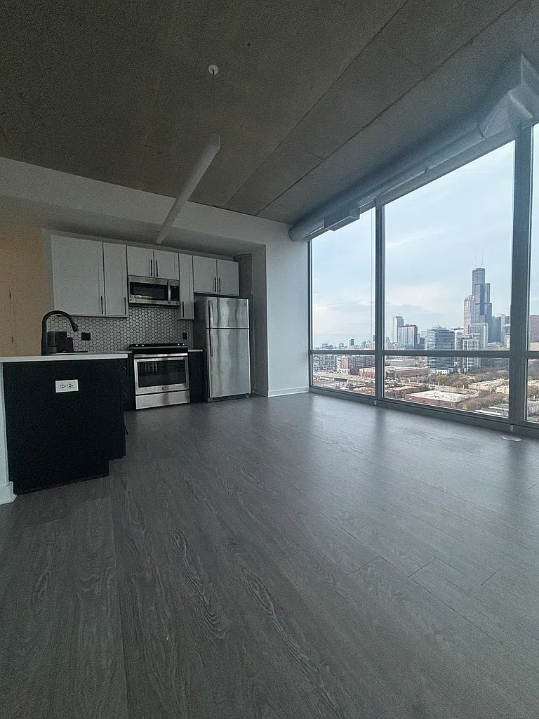 2 bed, 1060 sqft, $3,450 — Photo 1