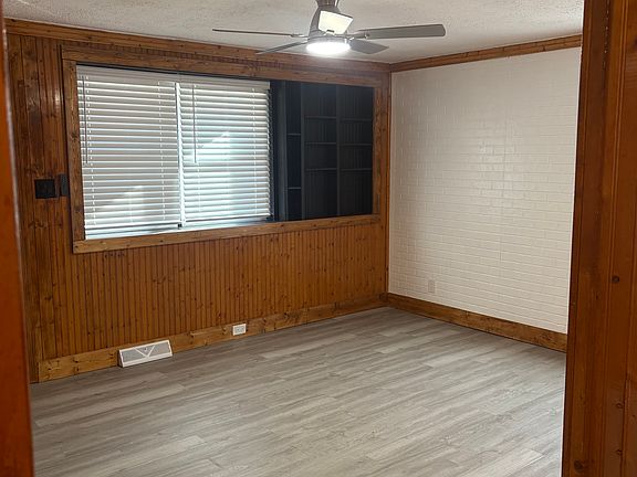4th image of 12 Park Lane Ave