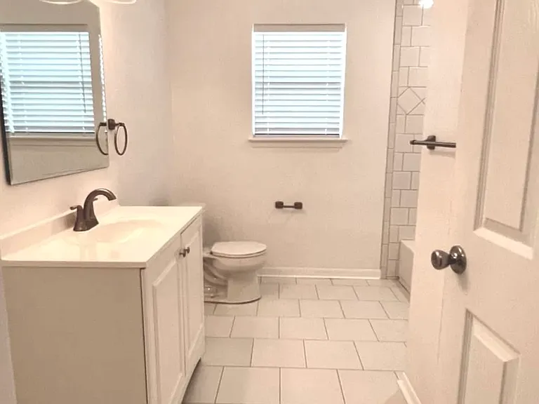 1014 E Fannin St — Photo 11