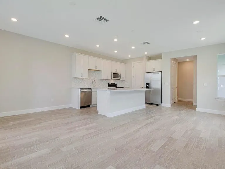 1875 SE Ocean Cove Way — Photo 14