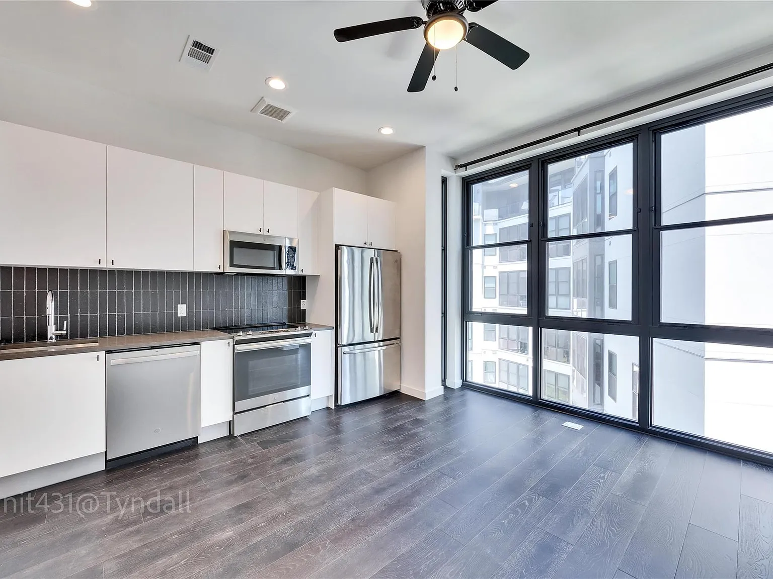 1 bed, 1.0 bath, 571 sqft, $1,795 — Photo 3