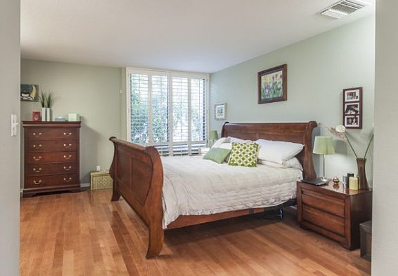 5th image of 776 S Orange Grove Blvd APT 14