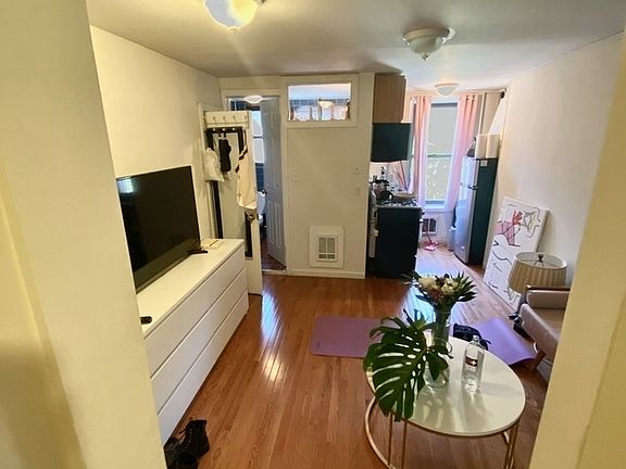 4th image of 518 E 6th St #11AA
