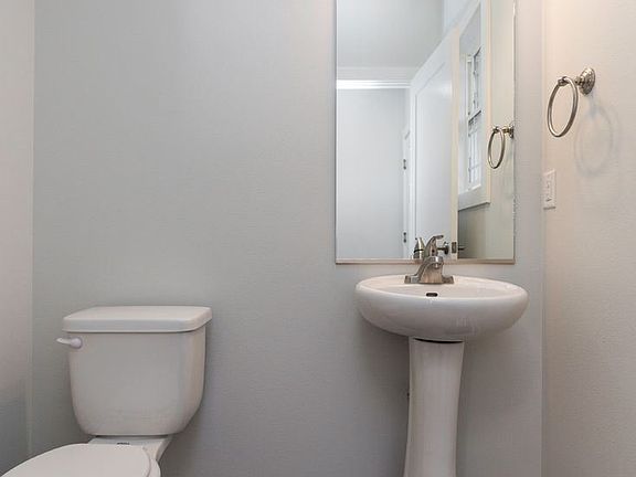 4th image of 1506 Bennetts Way NW