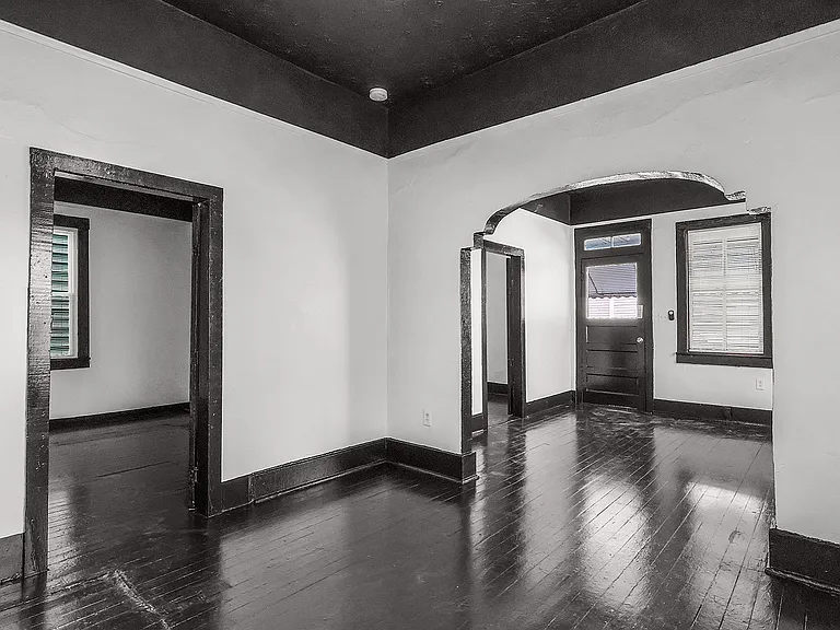 2221 Harden St — Photo 16