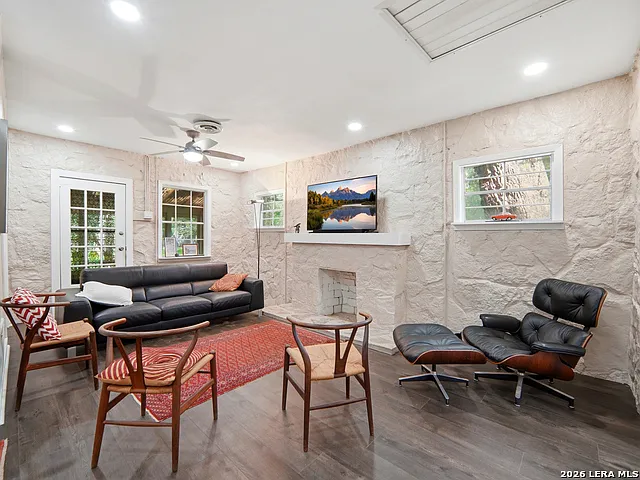 19214 Grey Forest Dr — Photo 5