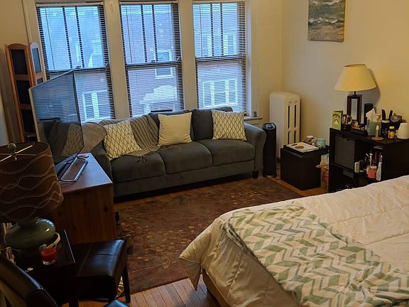 2nd image of 2559 W Winnemac Ave #1