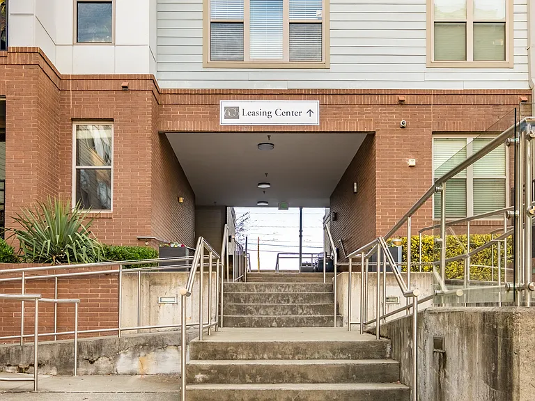 605 West End — Photo 19