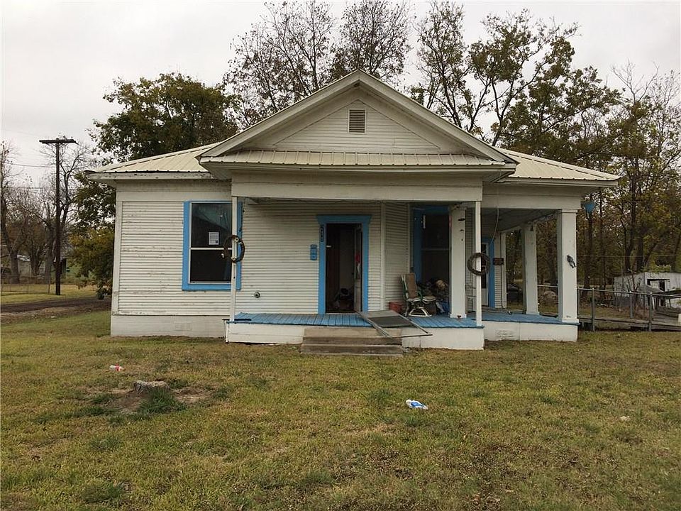 1st image of 211 E McKinney Ave