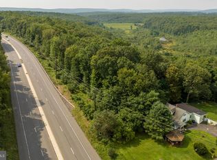 Claremont Ave, Barnesville, PA 18214