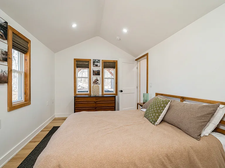 100 Poplar Ln — Photo 20